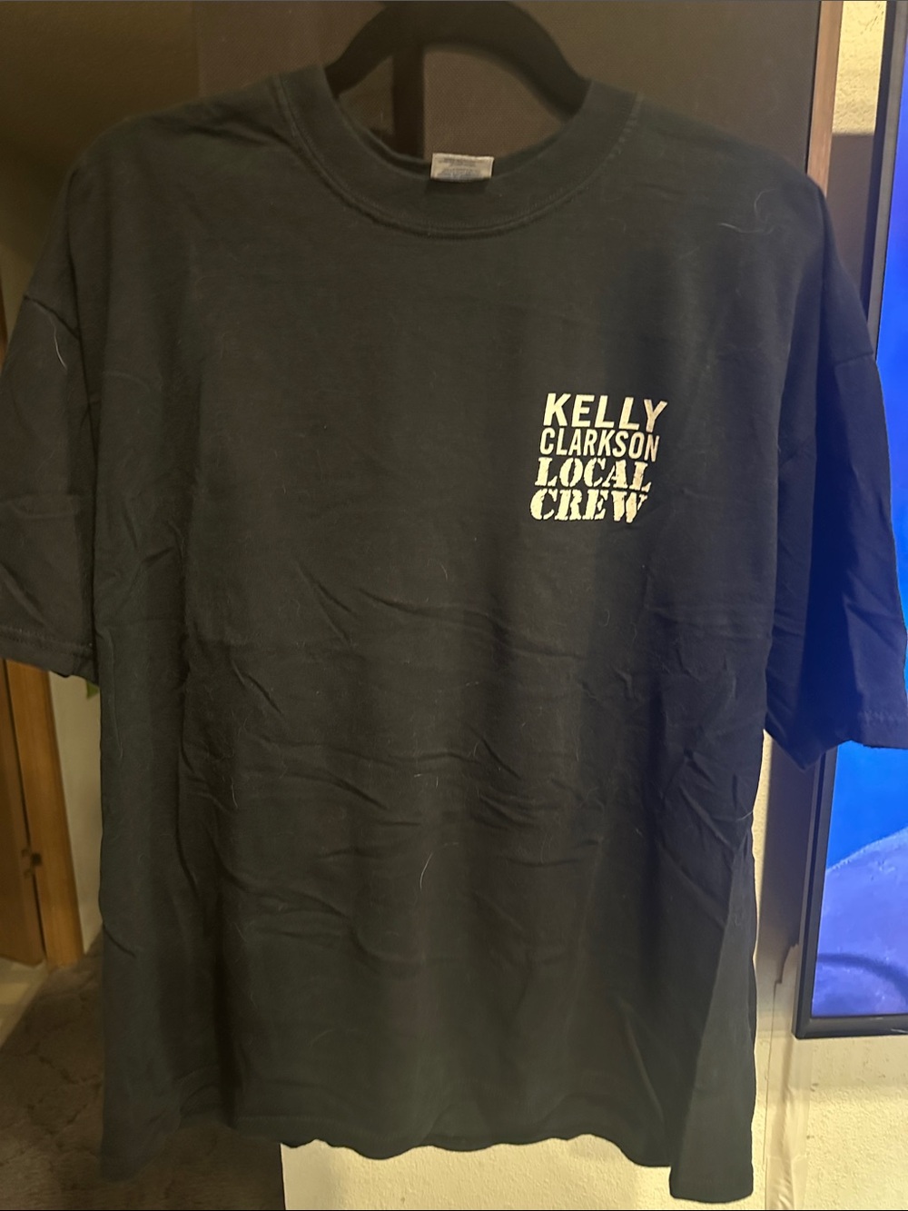 Kelly Clarkson Local Crew Black Graphic Tee